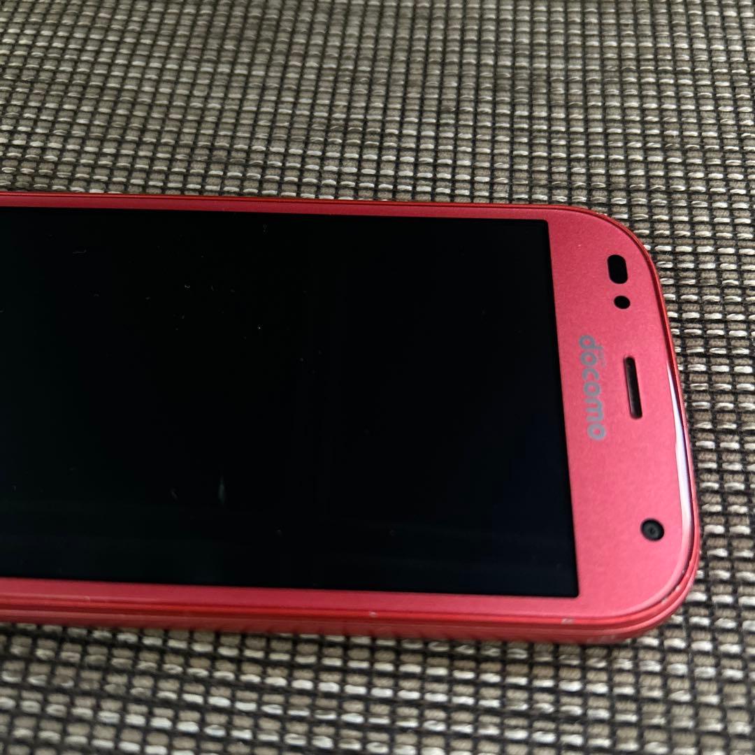 docomo ピンク　らくらくスマートフォン　視覚補助設定も可能！