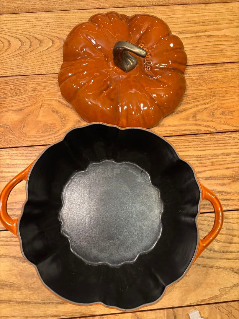 STAUB パンプキンココット シナモン 24cm