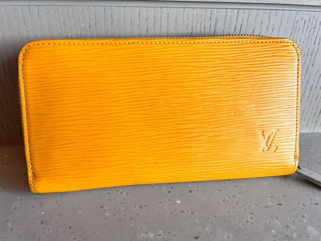 LV 長財布ジッピーウォレット エピ イエロー サンフラワー