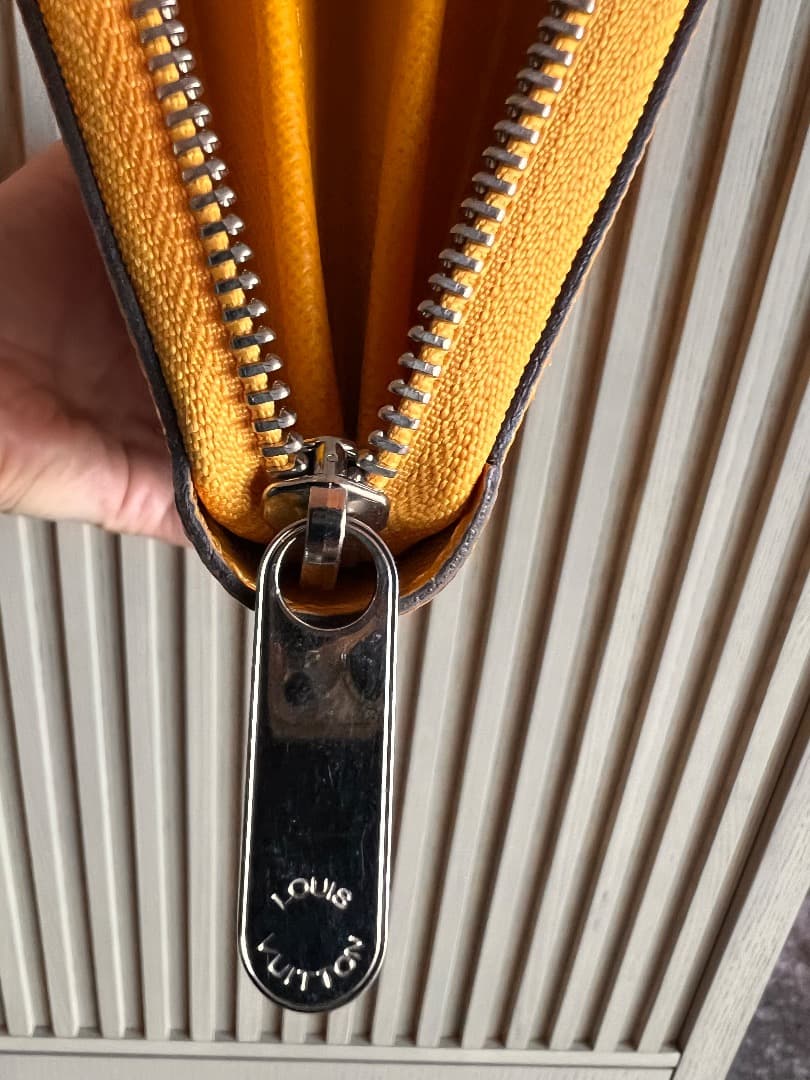LV 長財布ジッピーウォレット エピ イエロー サンフラワー