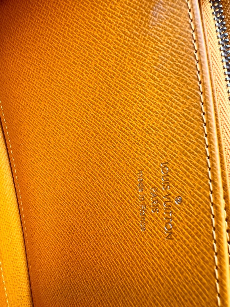 LV 長財布ジッピーウォレット エピ イエロー サンフラワー