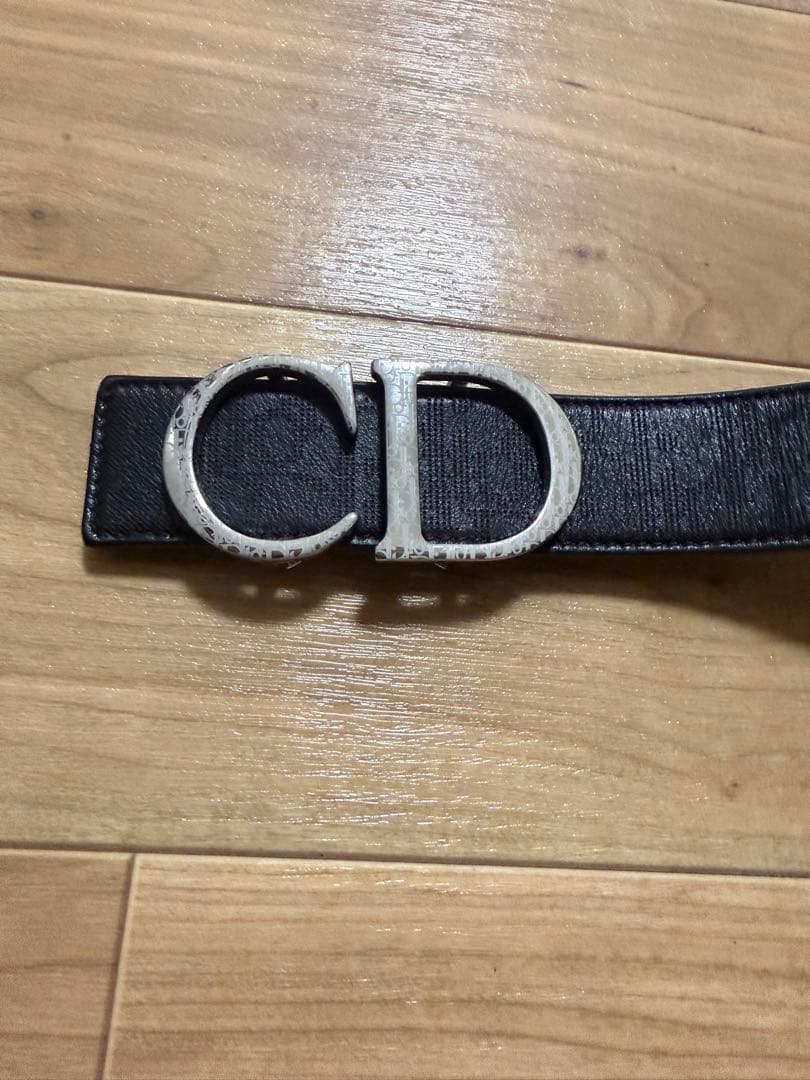 Dior CD ロゴ バックル