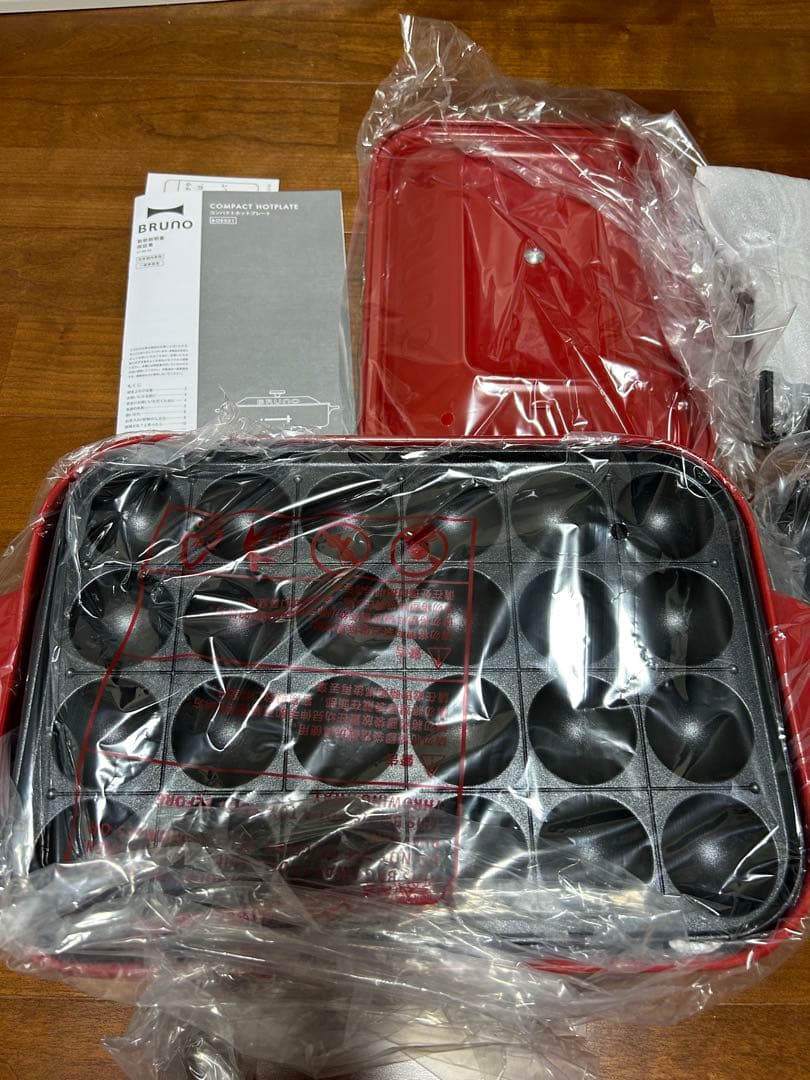 ブルーノ　コンパクトホットプレート　レッド　たこ焼きプレート付き　新品未使用
