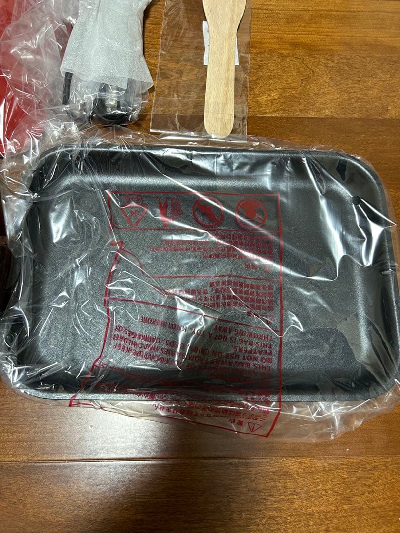 ブルーノ　コンパクトホットプレート　レッド　たこ焼きプレート付き　新品未使用