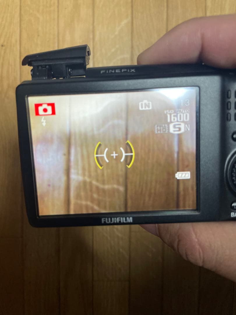 富士フィルム　F1000EXR Fine Pix