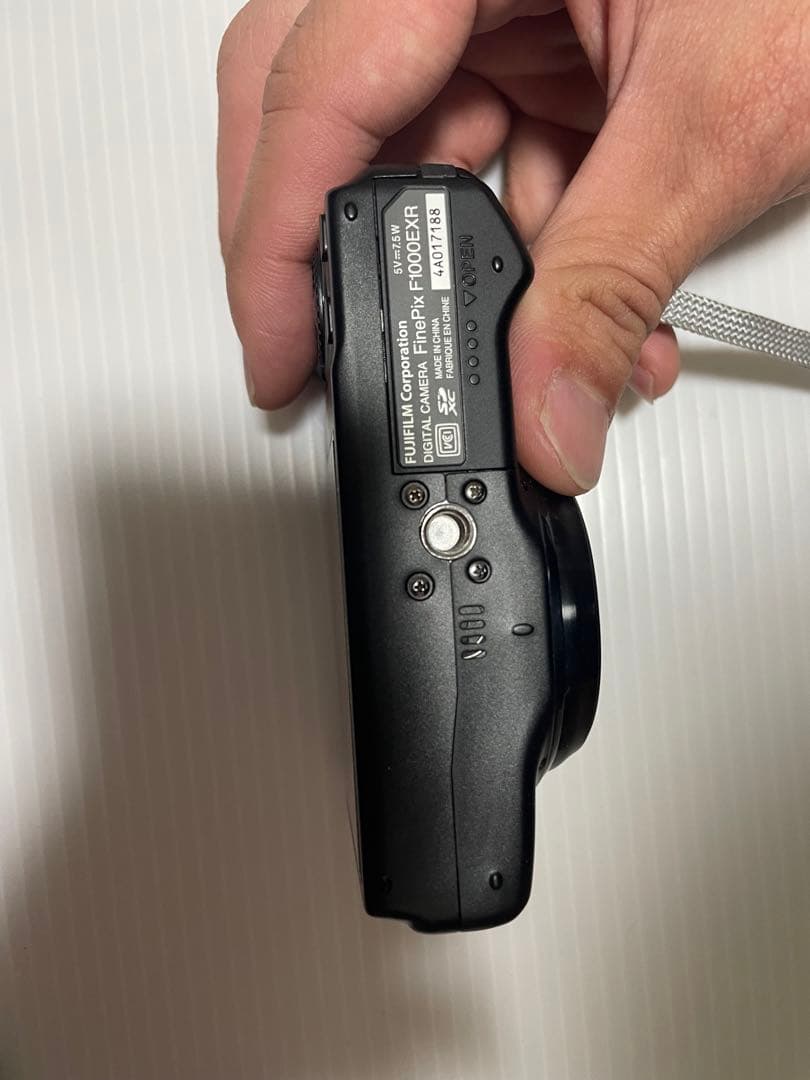 富士フィルム　F1000EXR Fine Pix