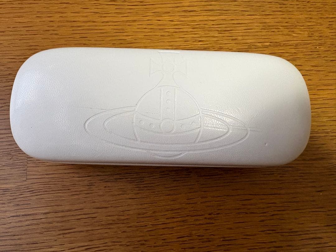 Vivienne WestwoodサングラスVW-7723 hyde着用モデル