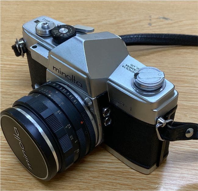 カメラ、古いカメラです使用出来るか分かりません。