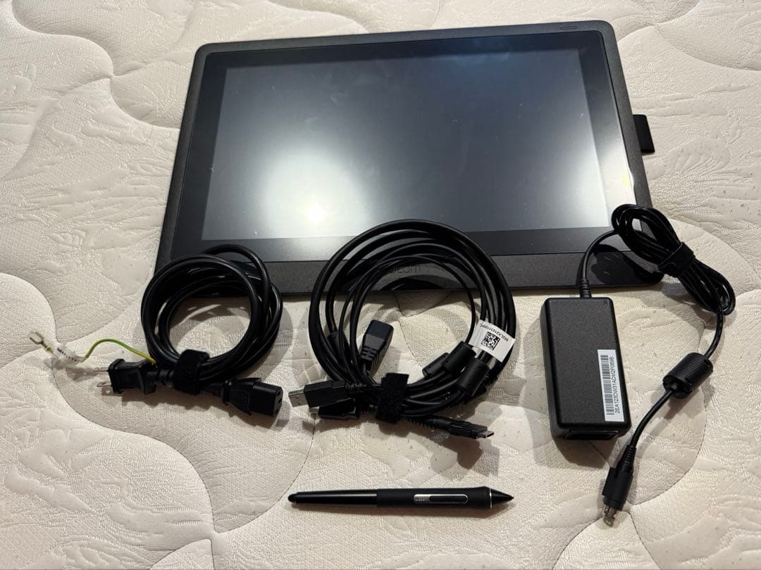 液タブ・ペンタブ Wacom Cintiq 16