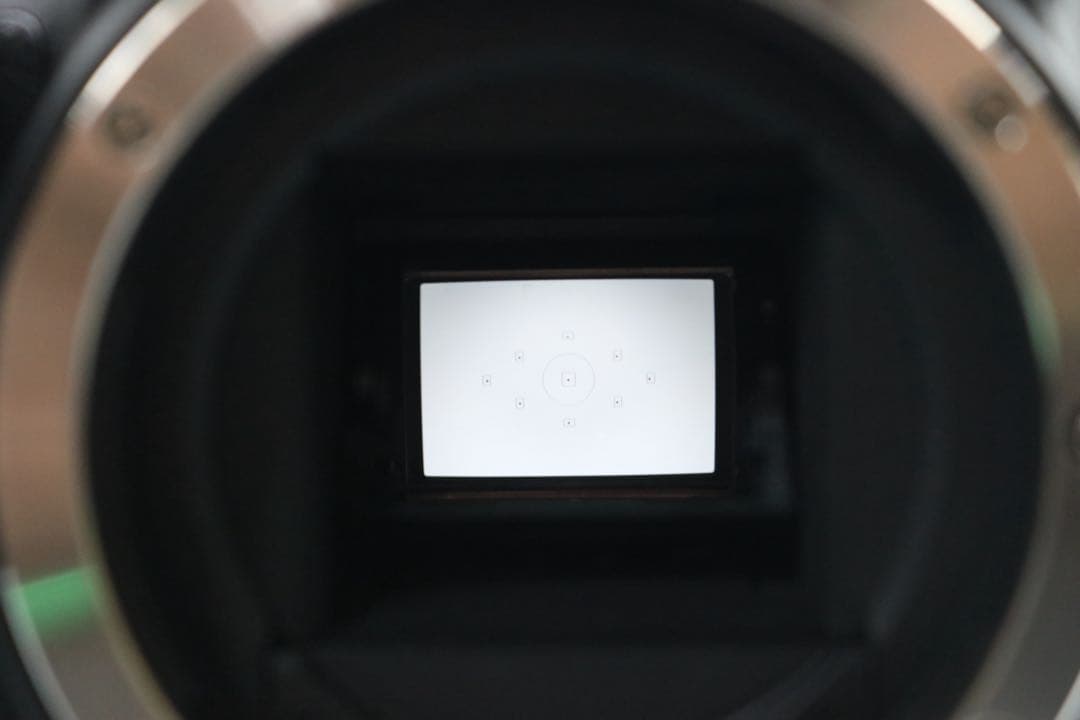 ボディ新品級　【Canon EOS Kiss X9 ダブルレンズセット】