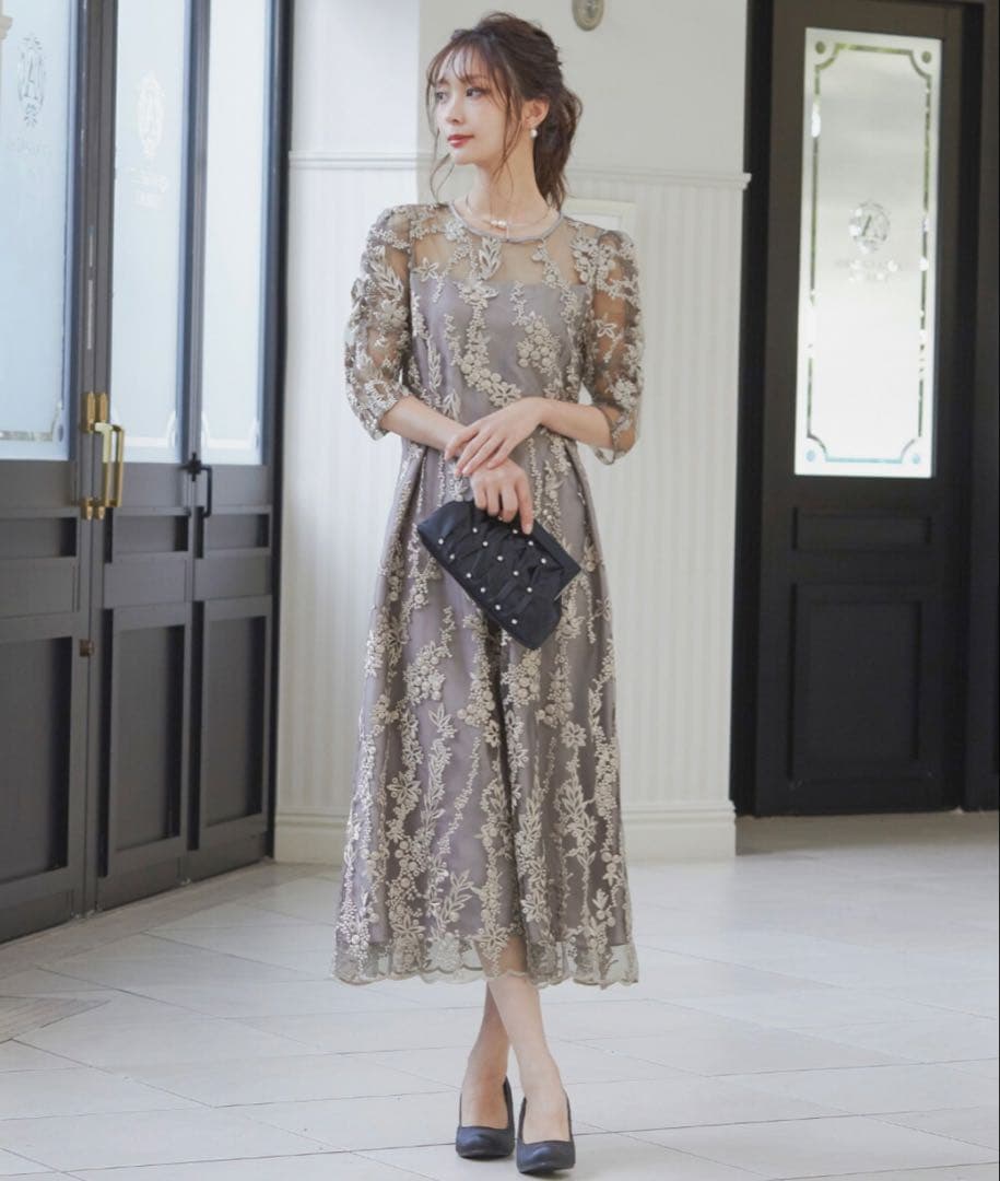 グレー刺繍入りミディ丈ドレス M