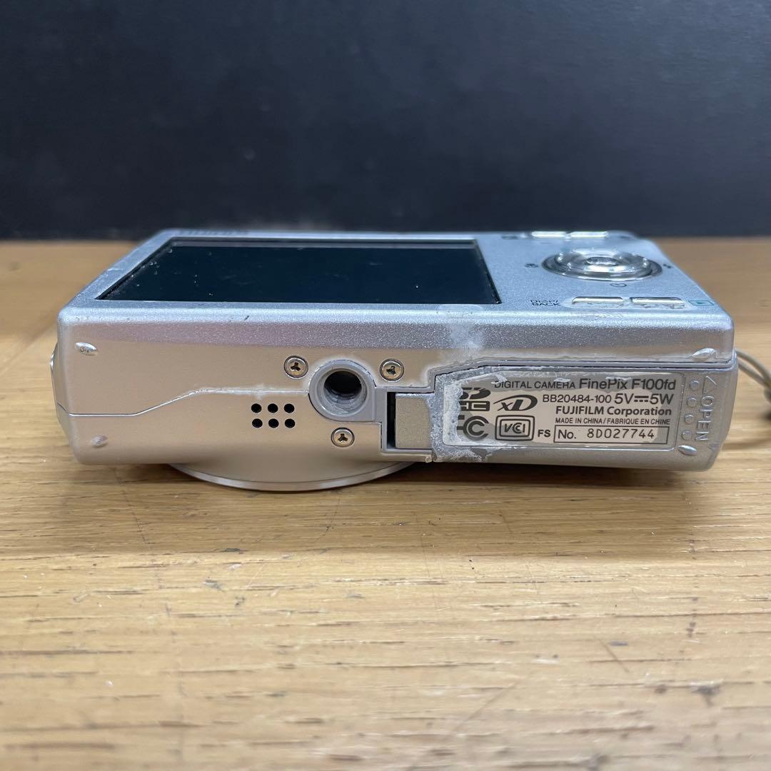 動作品 FUJIFILM Finepix F100fd コンパクトデジタルカメラ
