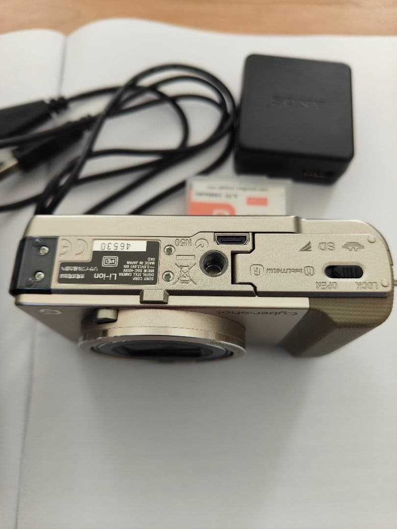 Cyber-shot DSC-HX9V デジタルカメラ、元箱予備バッテリー付き