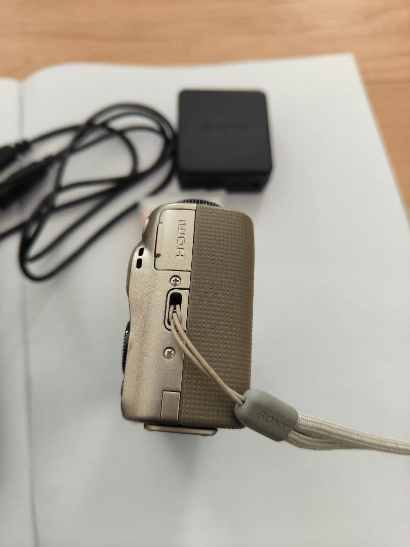 Cyber-shot DSC-HX9V デジタルカメラ、元箱予備バッテリー付き