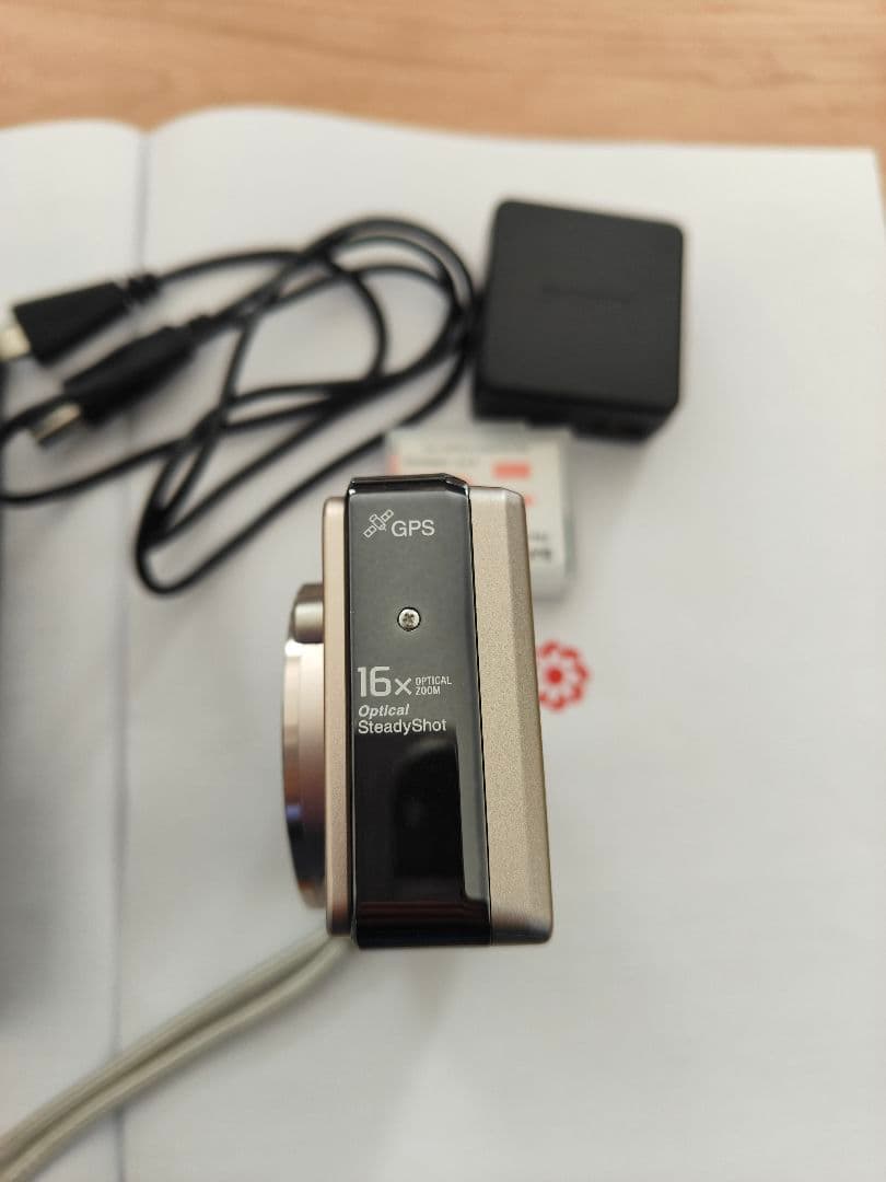 Cyber-shot DSC-HX9V デジタルカメラ、元箱予備バッテリー付き