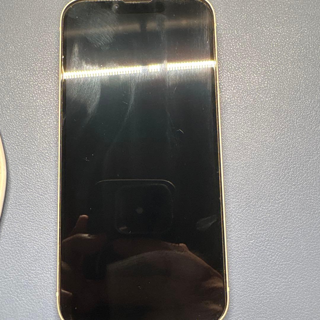 iPhone 13 スターライト 256GB バッテリー85%