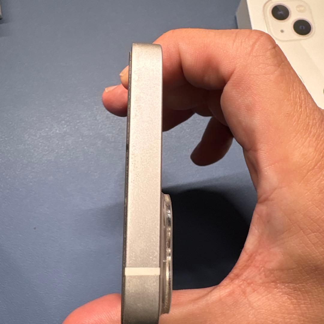 iPhone 13 スターライト 256GB バッテリー85%