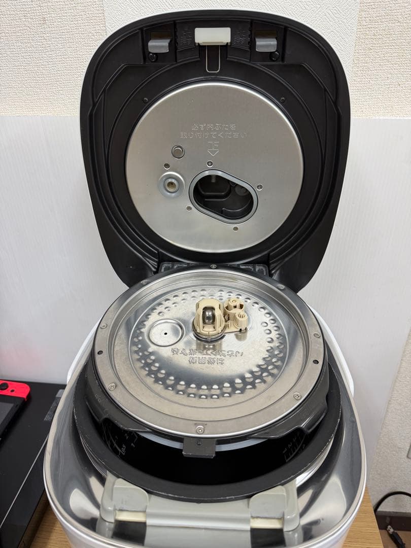 TOSHIBA 真空圧力IHジャー炊飯器RC-18VSN 1.8L 2019年製