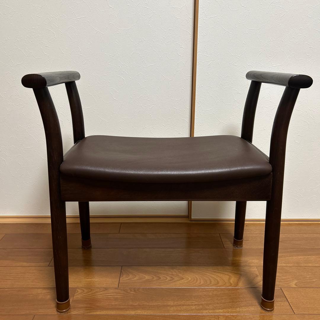 ナチュラルウッドアーム付きスツール