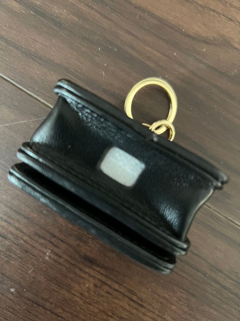 MIU MIU ロゴ　イヤホン AirPodsケース ミュウミュウ マトラッセ