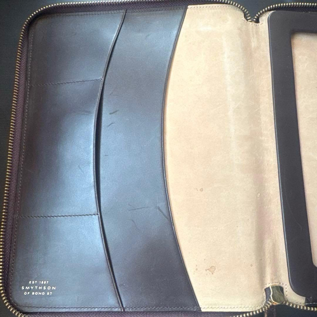 Smythson（スマイソン） クロコ型押しレザー ジップ付きiPadケース