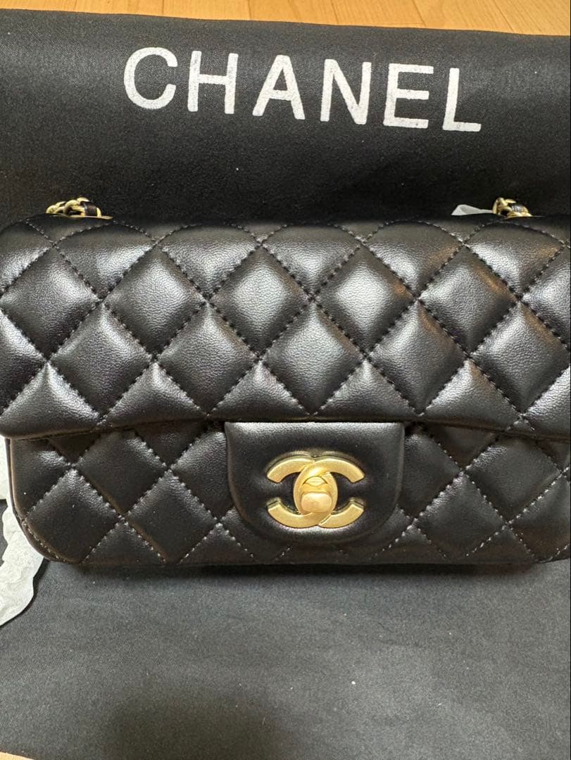 大幅値下げ♪CHANEL MAKEUP キルティングショルダーノベルティ