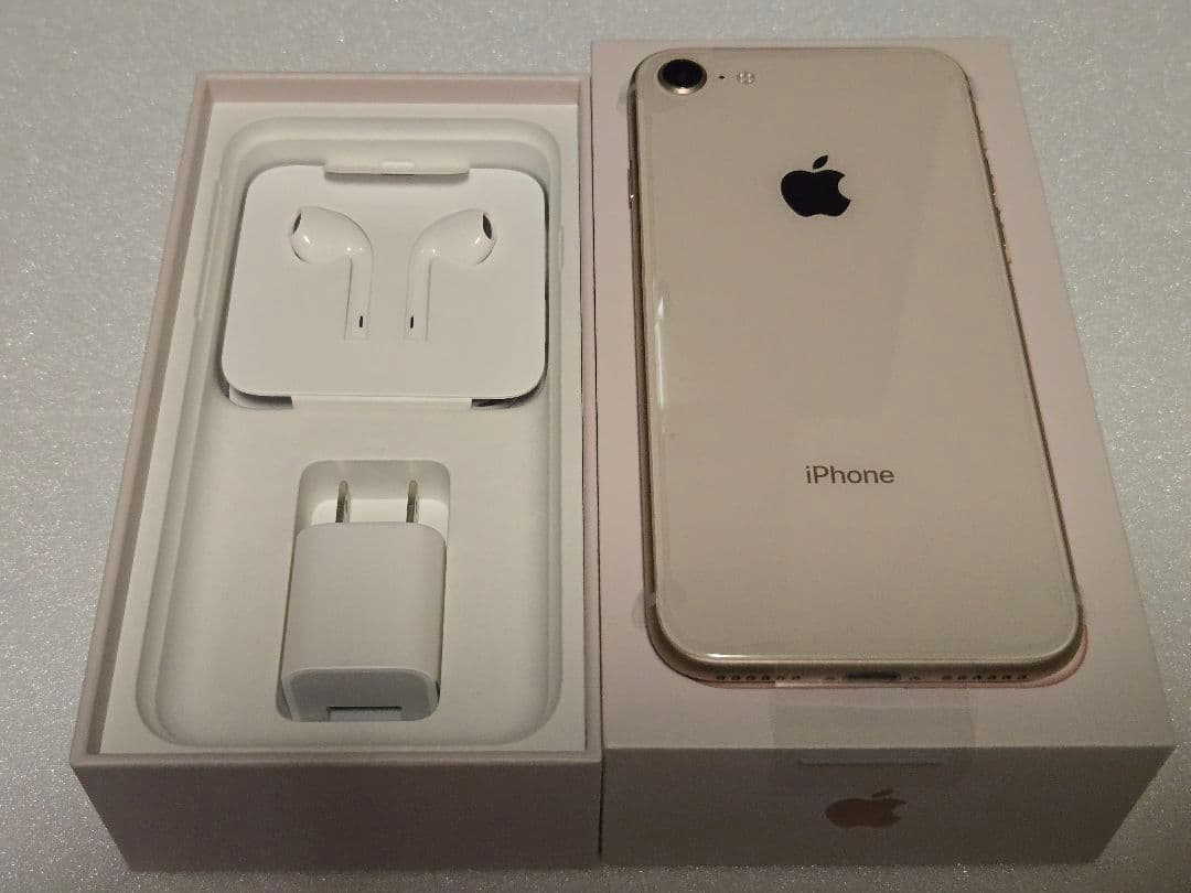 新品未使用 iPhone 8 ゴールド 64GB SIMフリー