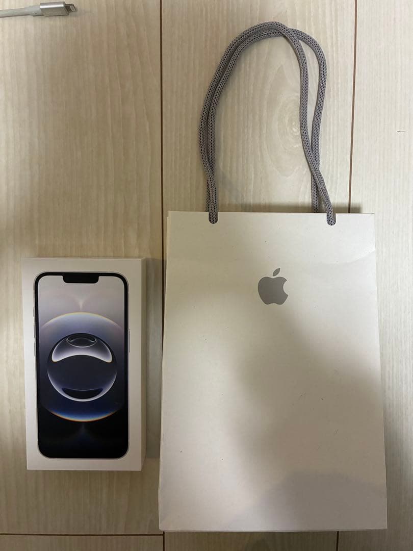 Apple iPhone 16e本体（バッテリー100%） ホワイト128GB