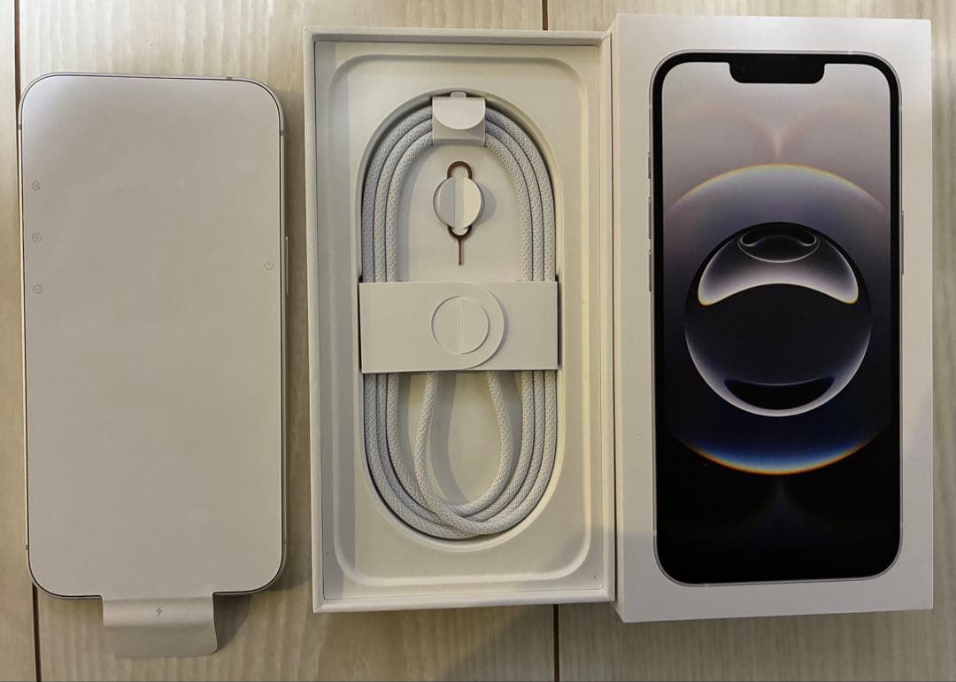 Apple iPhone 16e本体（バッテリー100%） ホワイト128GB