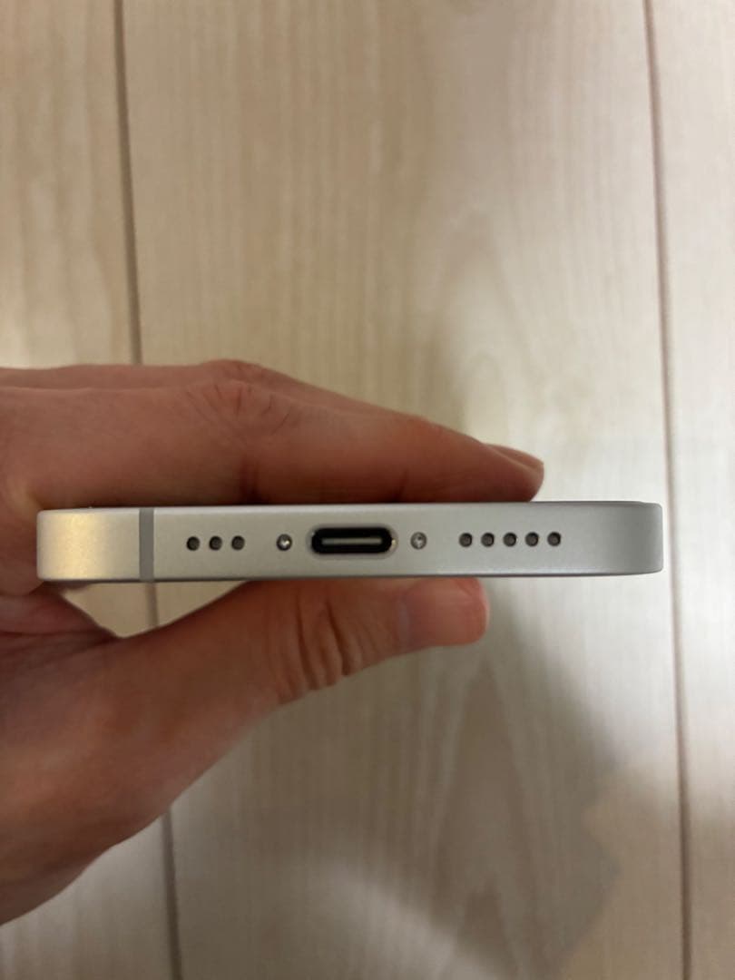 Apple iPhone 16e本体（バッテリー100%） ホワイト128GB