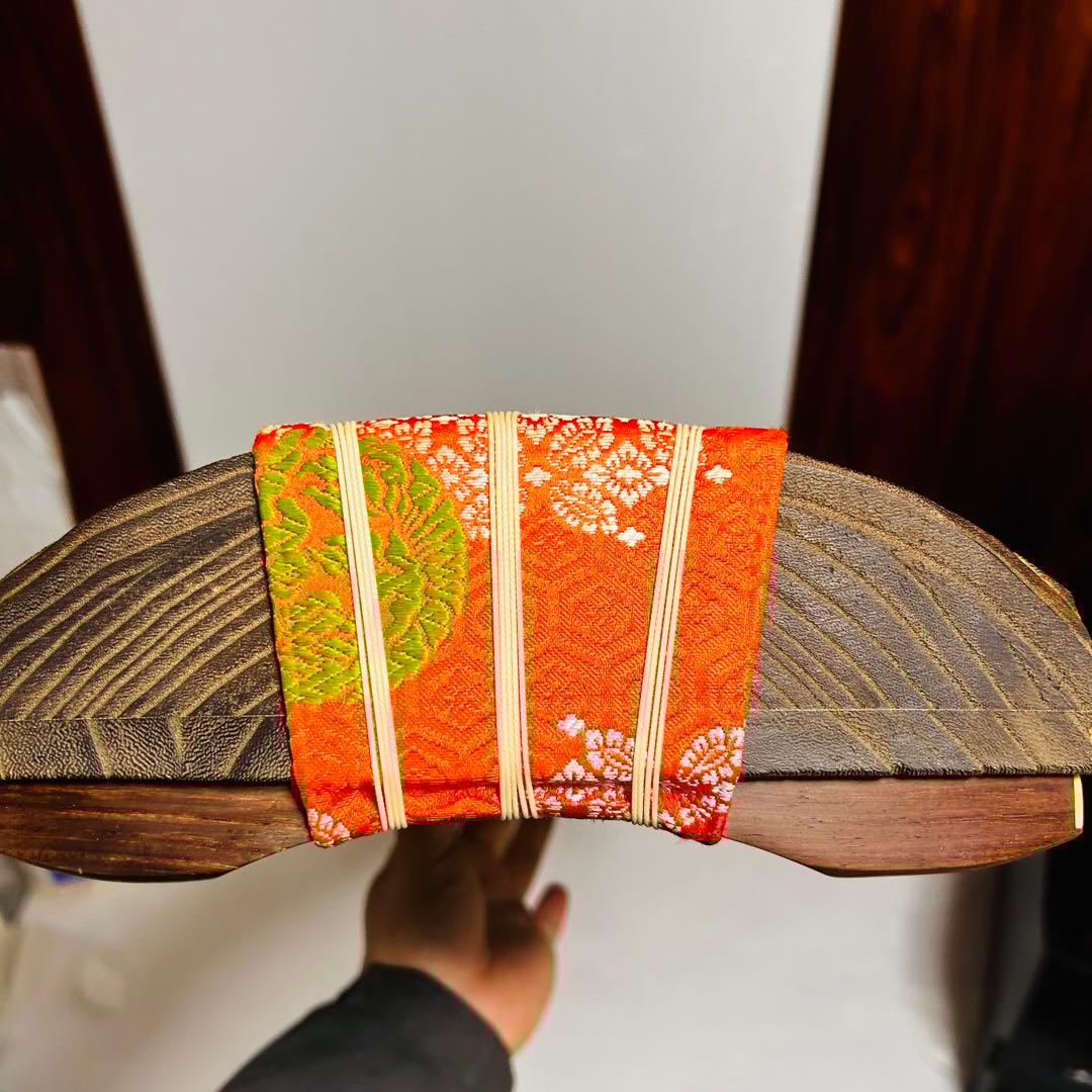 【良品】琴 13弦 並甲、すだれ彫り　時絵