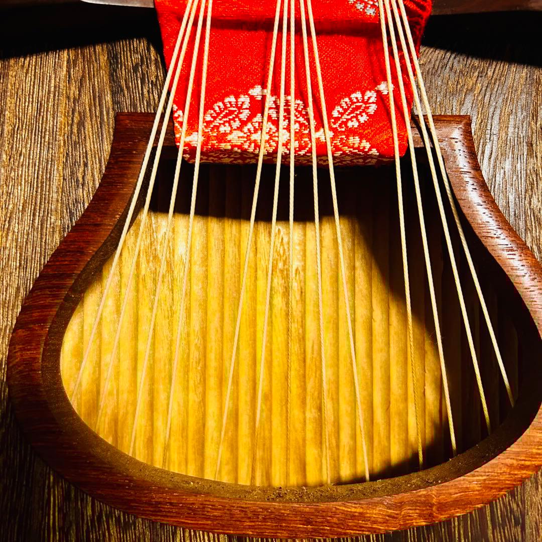 【良品】琴 13弦 並甲、すだれ彫り　時絵