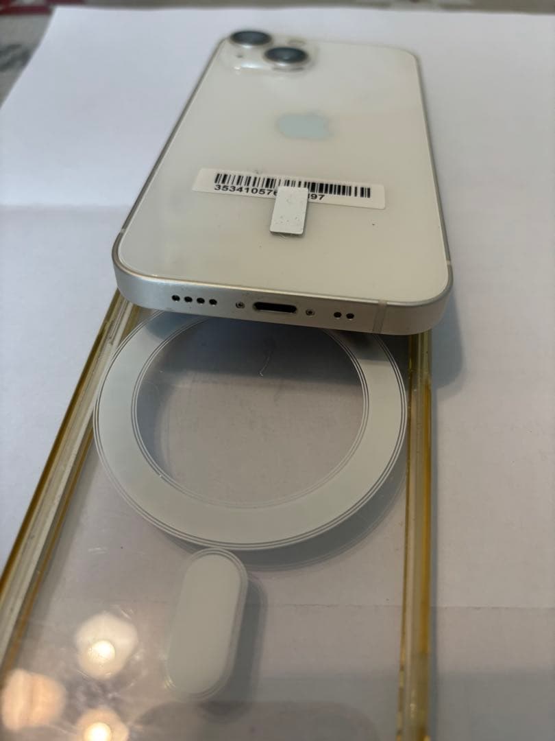 iPhone 13 ホワイト MagSafeケース付き