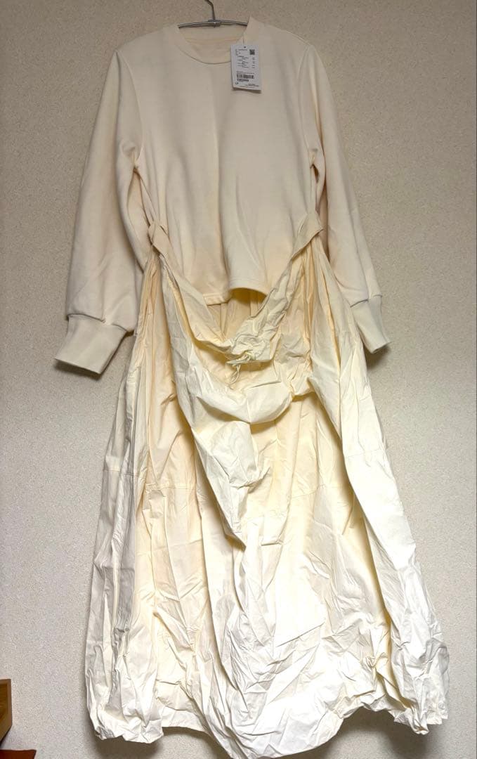 【新品タグ付き】ドロストドッキング裏毛ワンピース アダムエロペ 白ワンピース