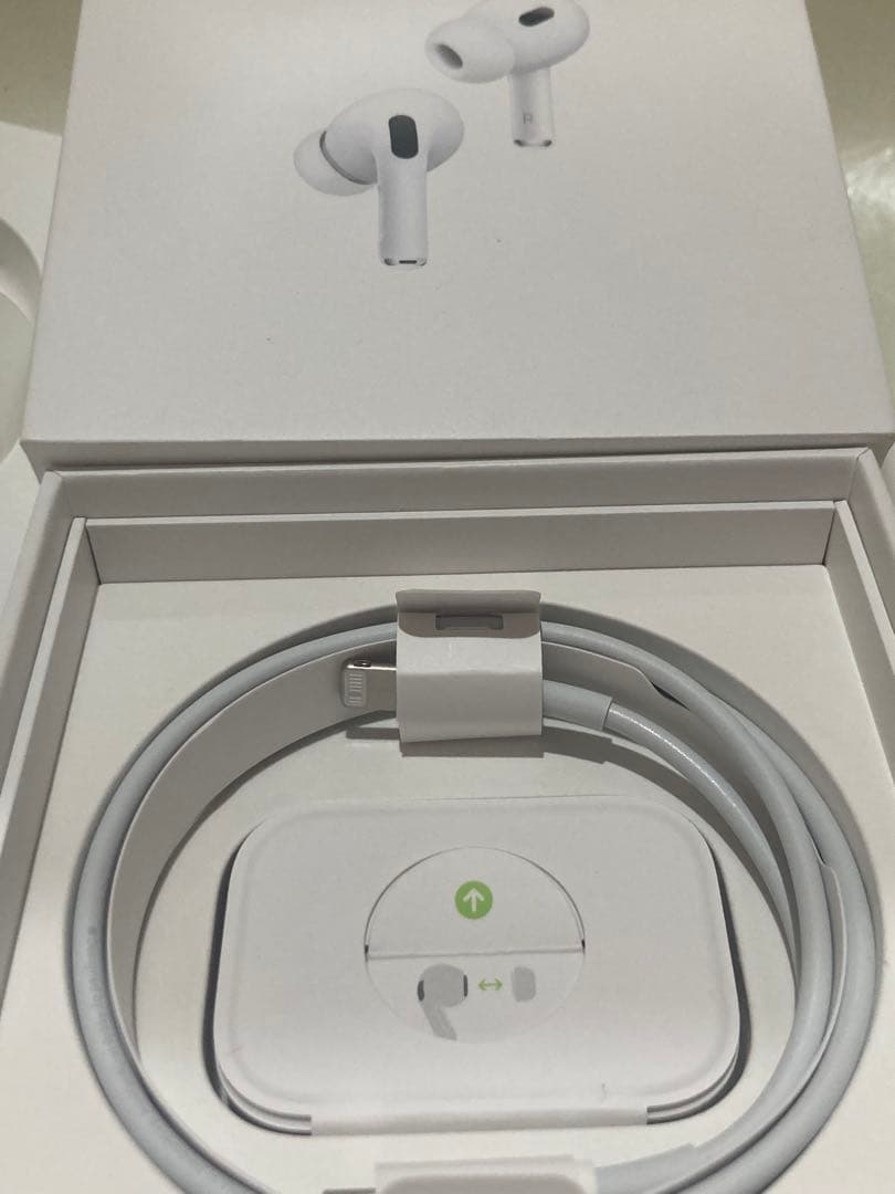 AirPods Pro2(Lightning) 右耳　美品　ケースつき　充電器