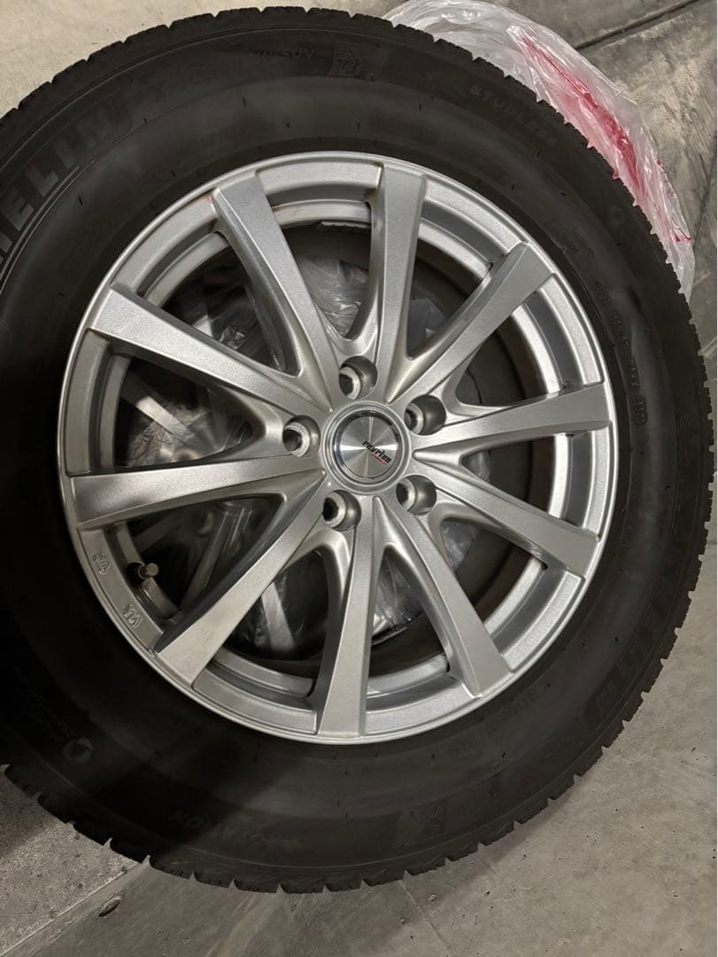 【送料込み】スタッドレス　17インチ ホイールセット (ハリヤー60)