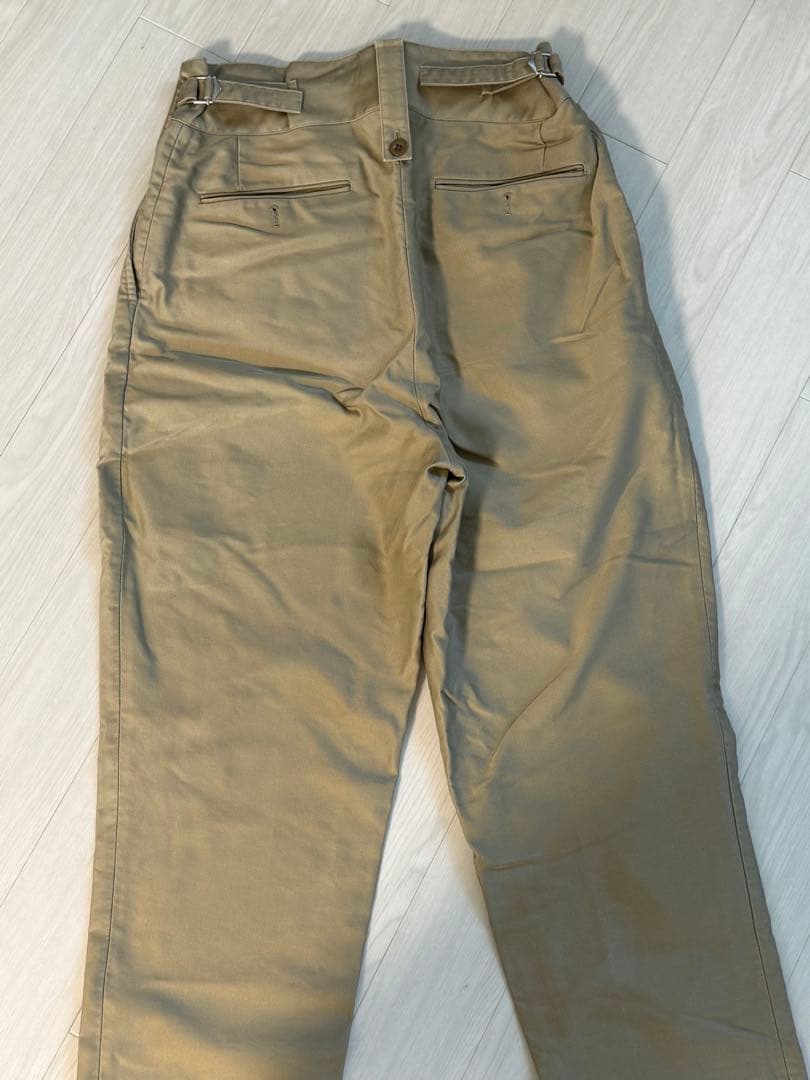 neat ギザモールスキン ベルトレスパンツ