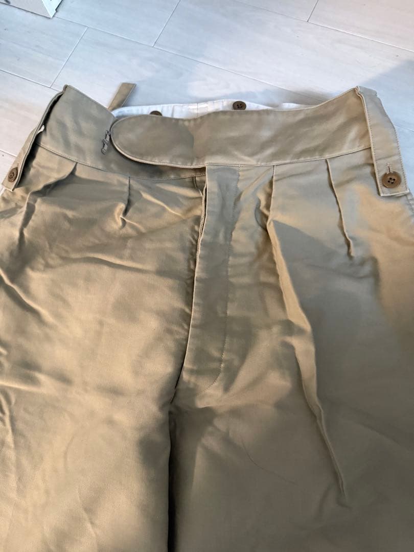 neat ギザモールスキン ベルトレスパンツ