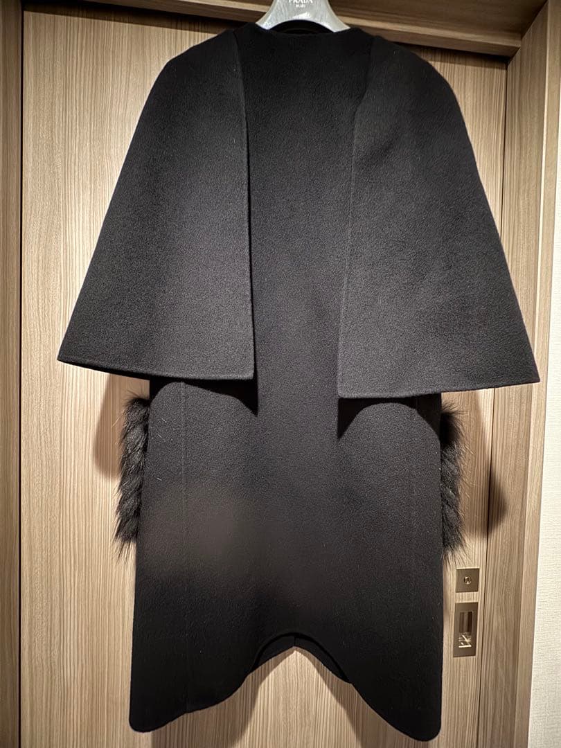 美品フェンディケープコートファーポケット42黒