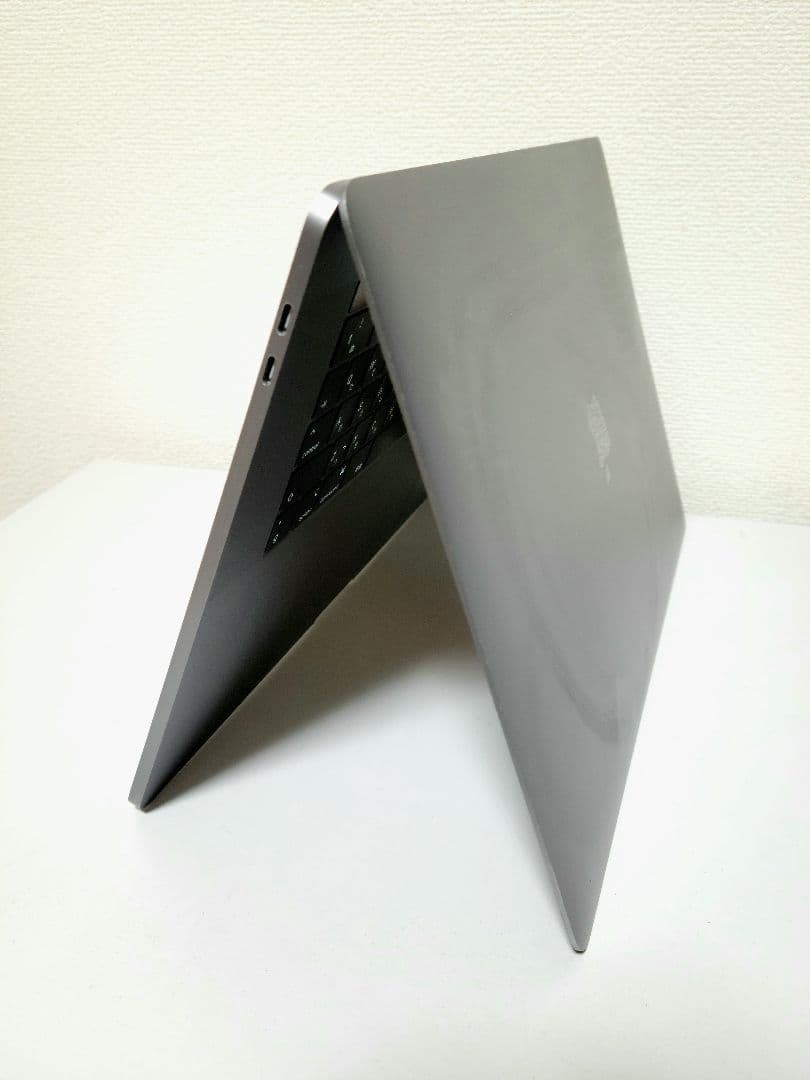 美品　MacBook Pro 15インチ 2019 外箱・付属品付