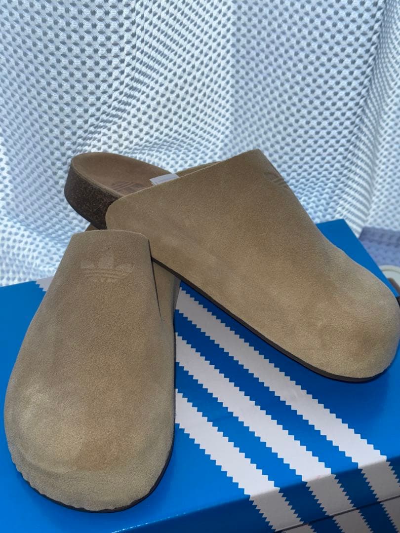 adidas レザーサンダル スエード調 グレージュ 26cm