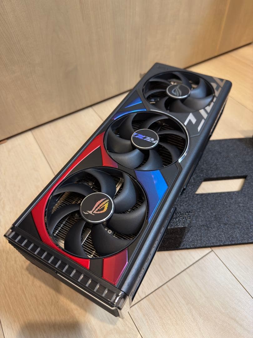 グラフィックボード・グラボ・ビデオカード ASUS ROG STRIX RTX 4080 SUPER 16GB