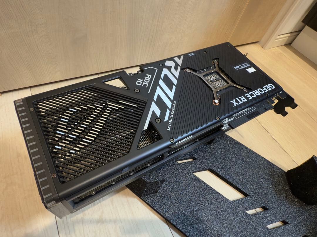 グラフィックボード・グラボ・ビデオカード ASUS ROG STRIX RTX 4080 SUPER 16GB