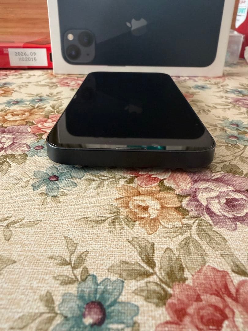 Apple iPhone 13ミッドナイト　本体