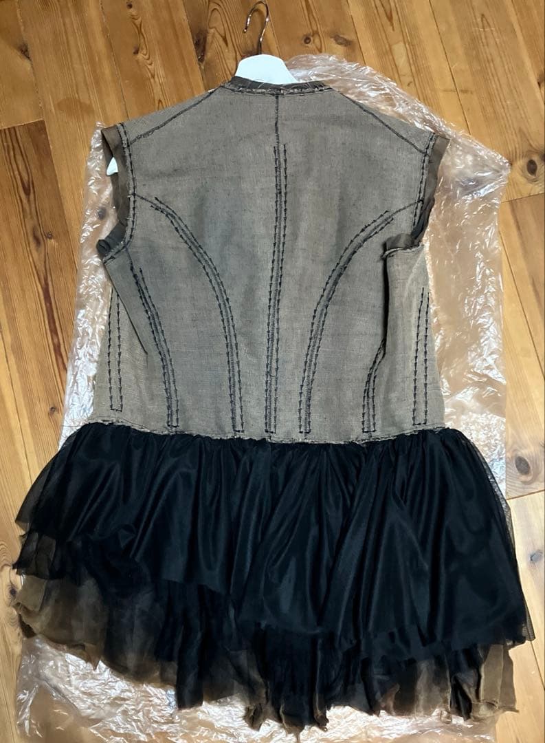 マルクルビアン　ティアードパワーネット　ノースリーブ　ジレ　トップス48