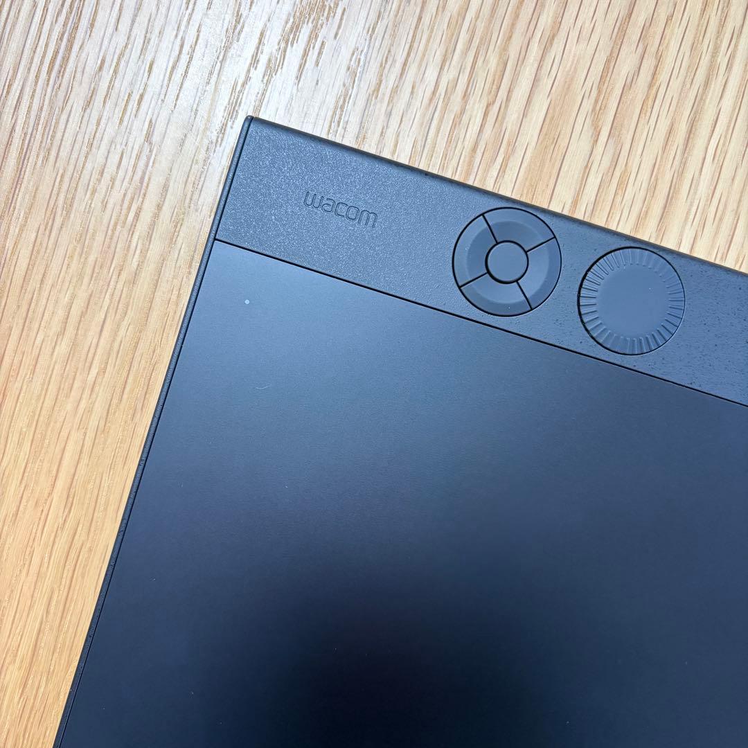 WACOM ワコム Intuos Pro medium PTK670K0C