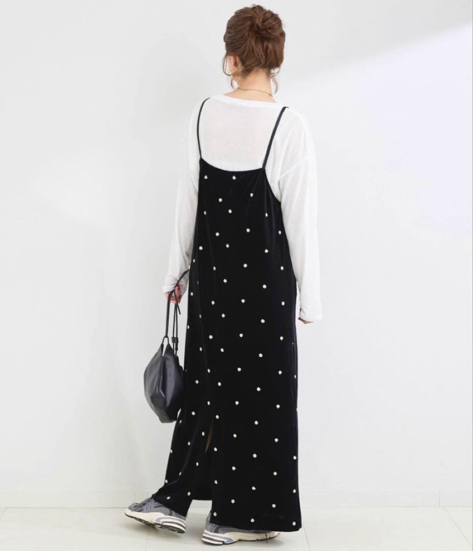 【新品・タグ付】ベロアフラワー刺繍ワンピース　ベーセーストック　ブラック