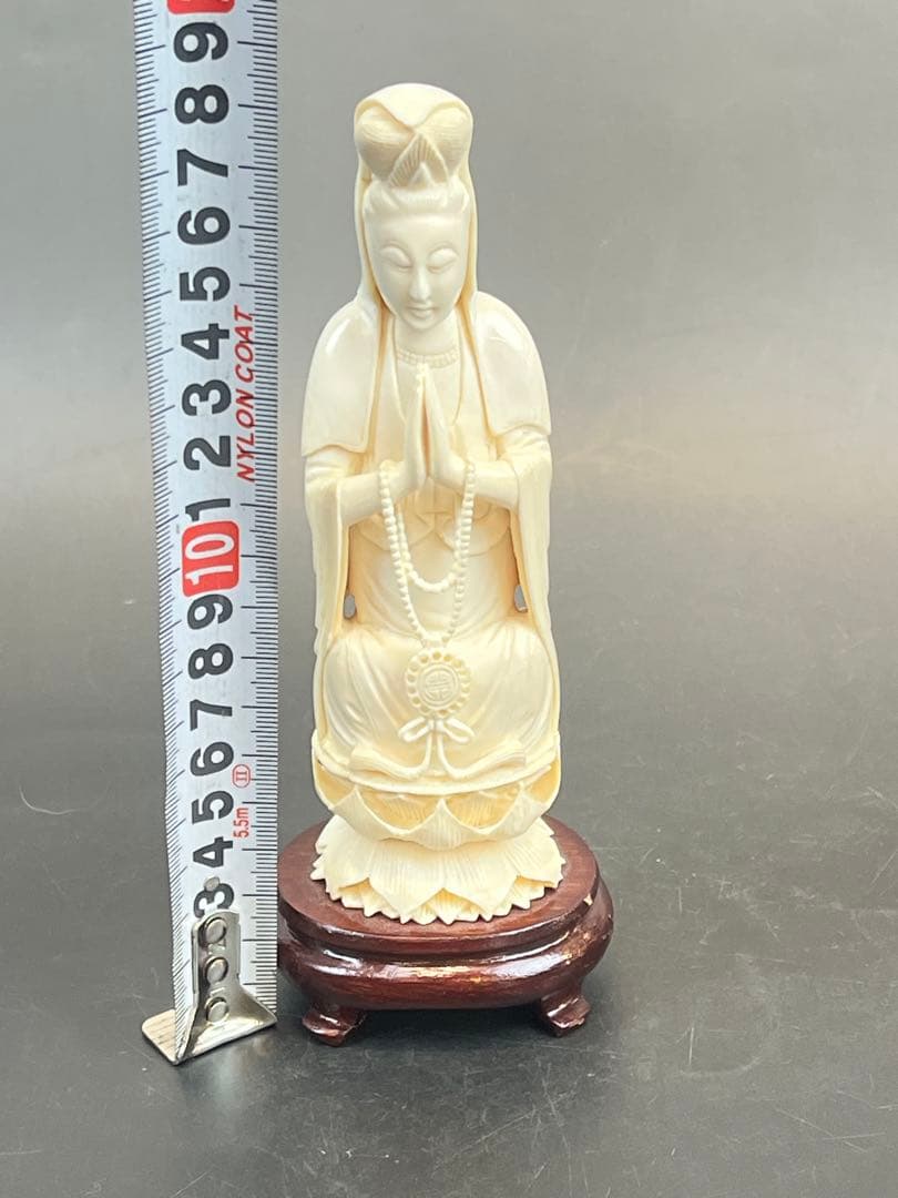 極上観音像　置物　高さ約18㎝/250g 送料込み￼