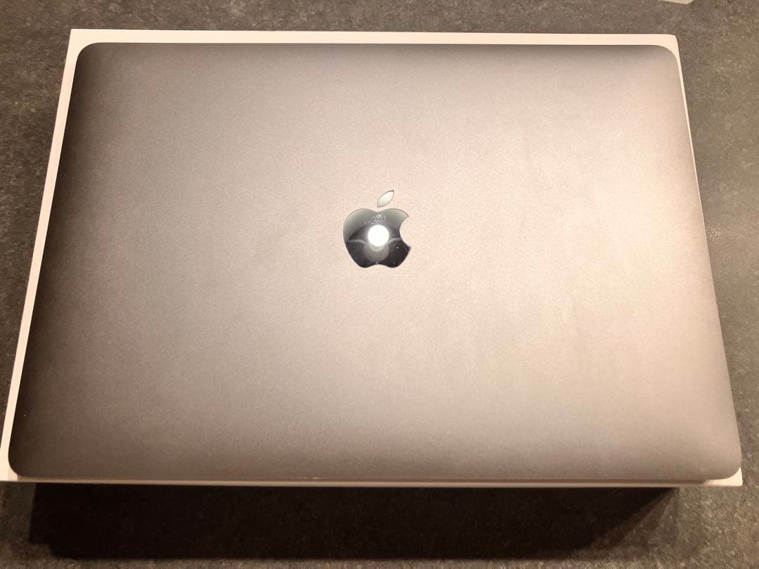 M1チップ搭載MacBook Air - スペースグレイ