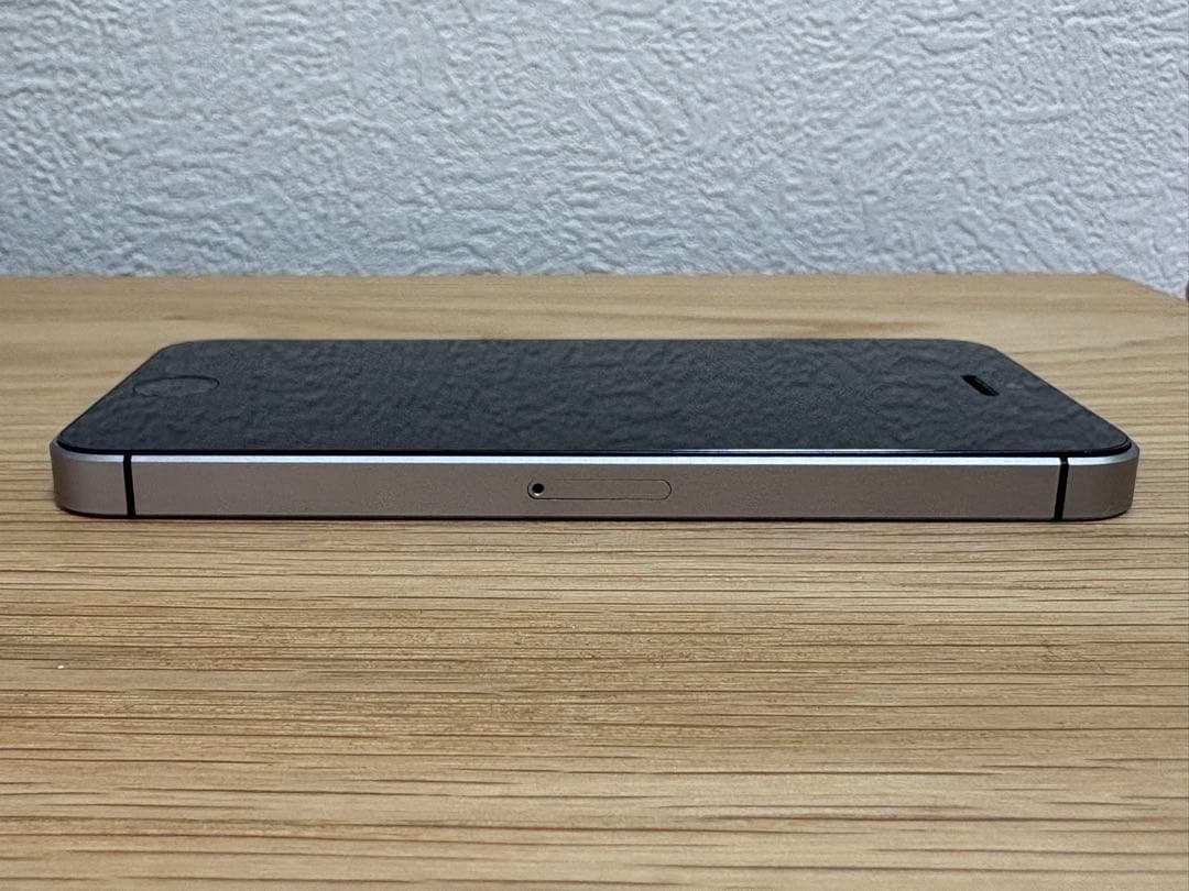 iPhone SE 第一世代